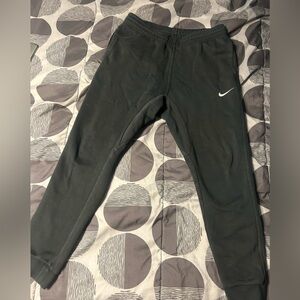 Black Nike women’s joggers